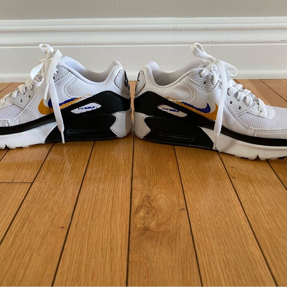 Kids Nike Air Max shoes. Worn once! Comes from smoke free and pet free home. - Picture 2 of 4